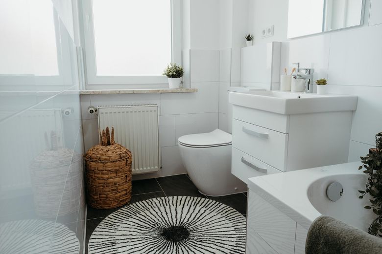 Waschbecken mit Unterschrank
