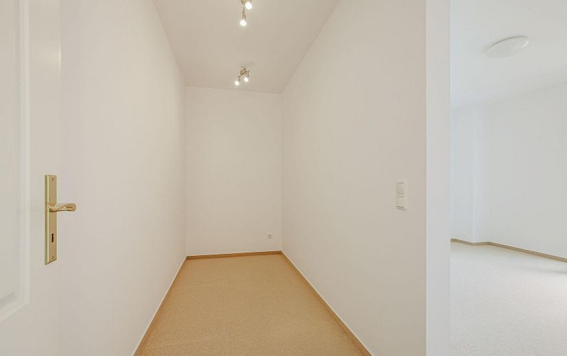 Ankleide im Schlafzimmer im UG
