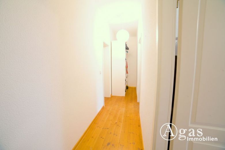 Charmante 2-Zi-Altbauwohnung mit Balkon in ruhiger Hinterhauslage – Flur