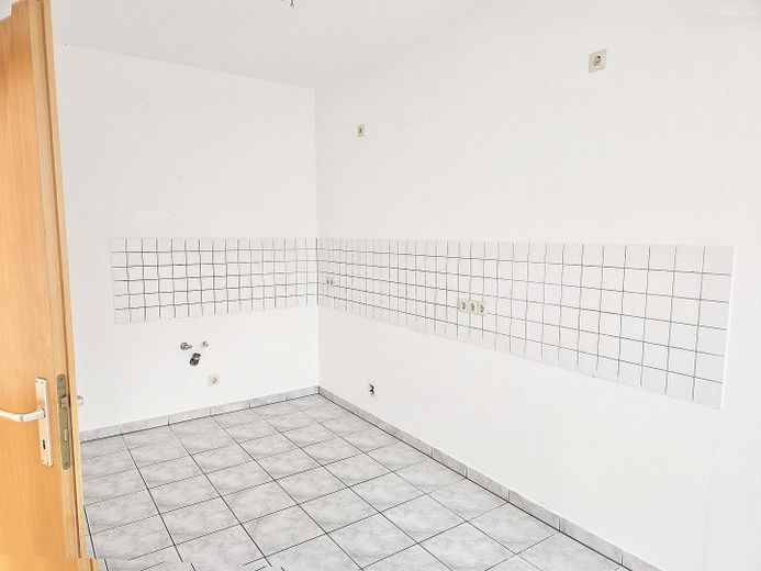 helle, sehr angenehm geschnittene 3 Zimmer WE im 3. OG - Top-Zustand – Küche