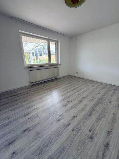 Exklusives Einfamilienhaus mit Panorama-Wintergarten, Sauna, Pelletheizung & Traumgarten in Melbeck – Foto 11