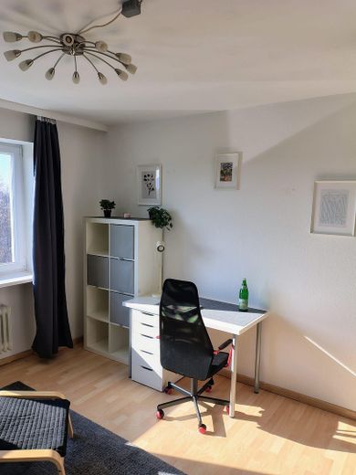 Furnished 1-room apartment in Wolfenbüttel | €648 flat-rate rent – Arbeitsplatz