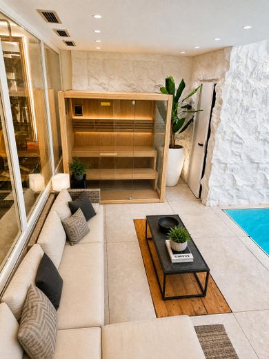 München-Solln’da münhasıran #Komisyonsuz# KfW 55 yeni yapı çok aileli konut, tamamen mobilyalı, 2 havuz, spor salonu, sauna, koi göleti – UG Sauna