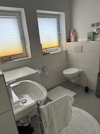 Körnerstraße 8 – Badezimmer 1