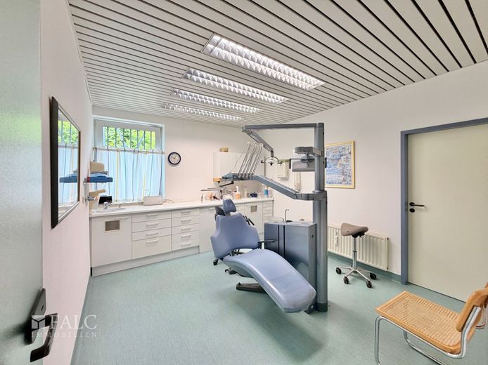 Vielseitig nutzbare Gewerbefläche in Wermelskirchen! Ideal als Praxis oder Büro! – Raum 1