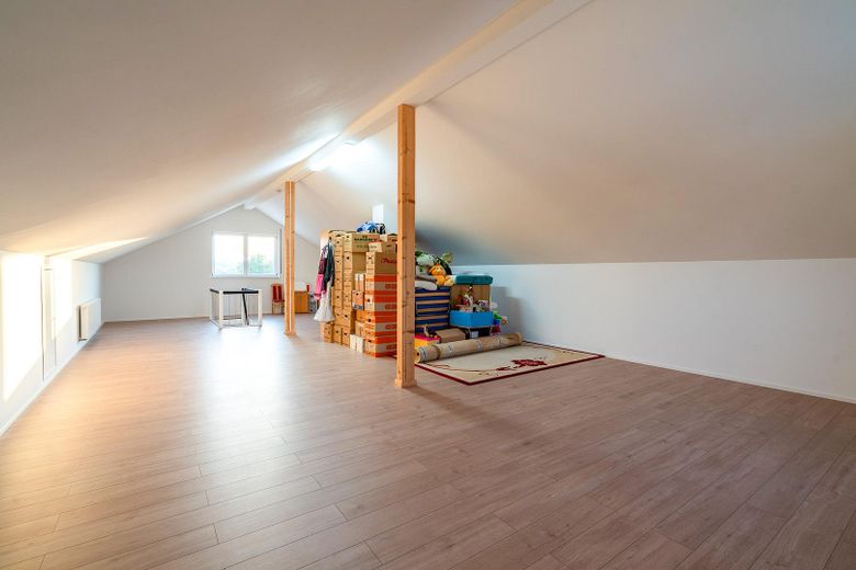 Haus mit viel Wohnraum – Foto 4