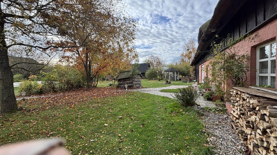 Haus, Bauernhaus, Landhaus, ländliches Idyll in ruhiger Lage. Ein Landhaus , das die Seele berührt – Südostansicht 3