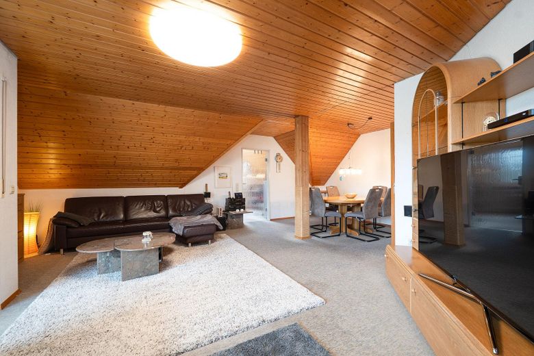 Große Penthouse Wohnung mit Blick über Radolfzell – Wohnzimmer