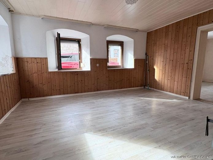 REDUZIERT!! Ein Zuhause mit Potenzial und Wohlfühlcharakter in Höchstädt – VUB0002350-4