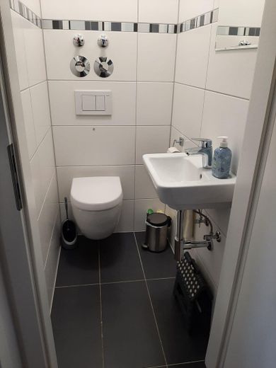3-room apartment with balcony and underground parking space – WC