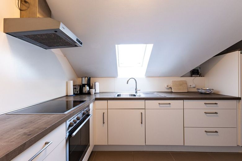 Landidylle meets Design: Perfektes 2-FH für die große Familie in Hanglage – Whg. 2 Küche
