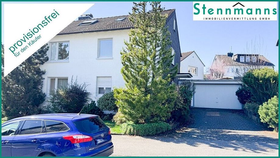 GENERATIONENHAUS MIT VIEL PLATZ IN SCHÖNER WOHNLAGE NÄHE STADTZENTRUM VON RADEVORMWALD, PROVISIONSFREI – Großes Einfamilienhaus mit Einliegerwohnung und ausgebautem Dachgeschoss mit Banner