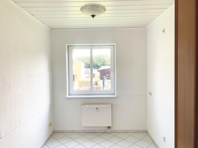 helle und angenehme 3 Zimmer mit Balkon im EG, soeben frisch saniert – Küche