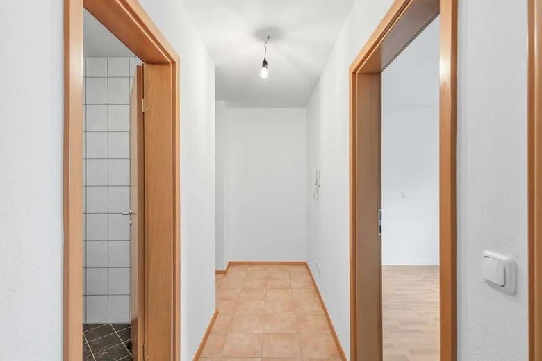 Appartamento di 2 locali appena ristrutturato con terrazza in posizione top al Galgenberg – Flur