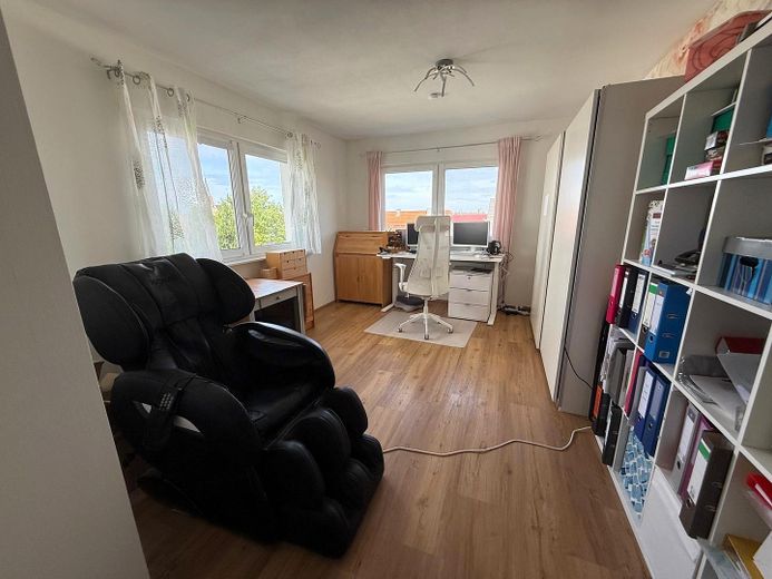 Neuwertige Doppelhaushälfte in schöner Lage – Arbeitszimmer