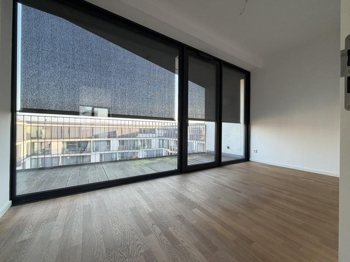 Esclusivo appartamento mansardato con 2 terrazze – nuova costruzione, tranquillo e centrale ad Alt-Treptow – 2. Zimmer zum Hof