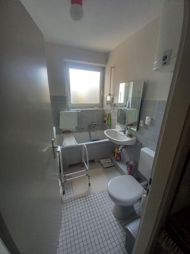 Sonniges Zuhause mit 3 Zimmern in Quickborn – Bad