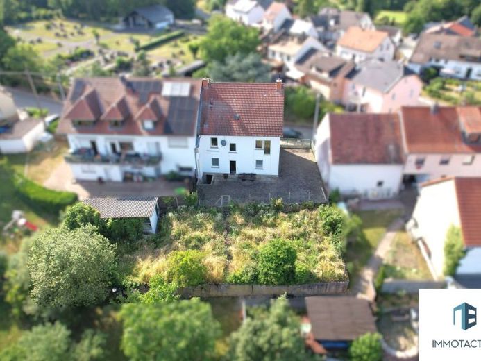 Einfamilienhaus vollunterkellert - mit Innenhof, Garten und viel Raum für eigene Ideen – Foto 1