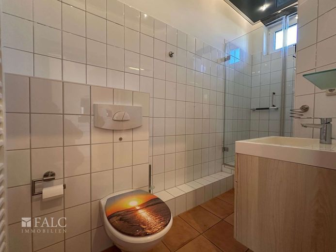 ***Strandnahes Reihenendhaus mit Wintergarten und Terrasse*** – Badezimmer