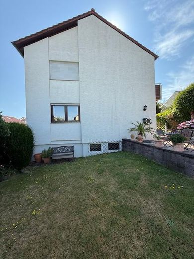 Westansicht mit unterer Terr.