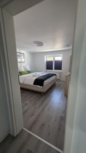 3-Zimmer, Balkon, Einbauküche & Tageslichtbad – Kinderzimmer