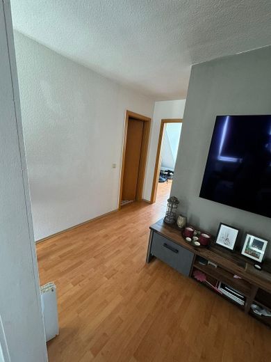 Gemütliche 3-Zimmer-DG-Wohnung (64 qm) – Perfekt für Studenten & Pendler nahe FH Niederrhein – Wohnzimmer 3