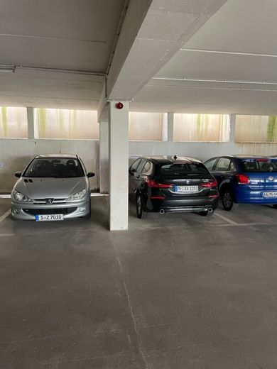 günstiger Büroraum in Gemeinschaftsbüro im Industriegebiet Leonberg an der Autobahn – TG Stellplätze Hausnummer 19