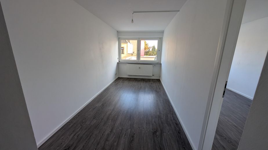 Sans commission : appartement moderne de 3,5 pièces à Köln-Weidenpesch – Schlafzimmer 1