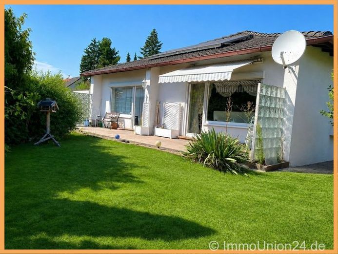 439.000 per bungalow con appartamento indipendente a Wachendorf – 142 m² di abitazione su un unico livello – Foto 1