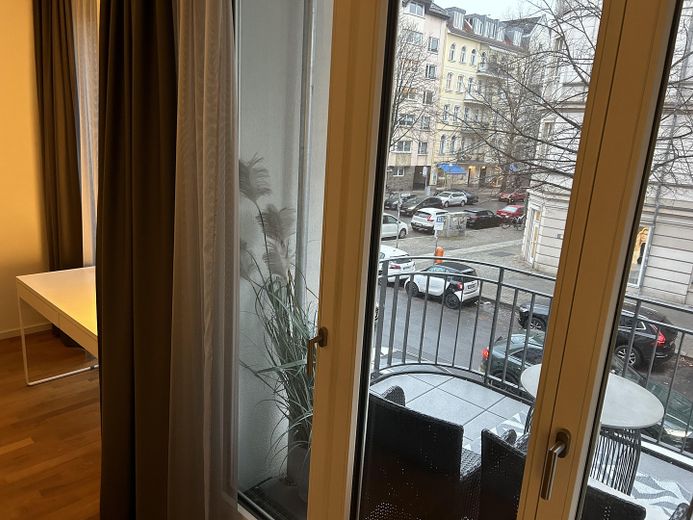 Sunny 1.5-room apartment with balcony in Charlottenburg - near Deutsche Oper – Photo 4