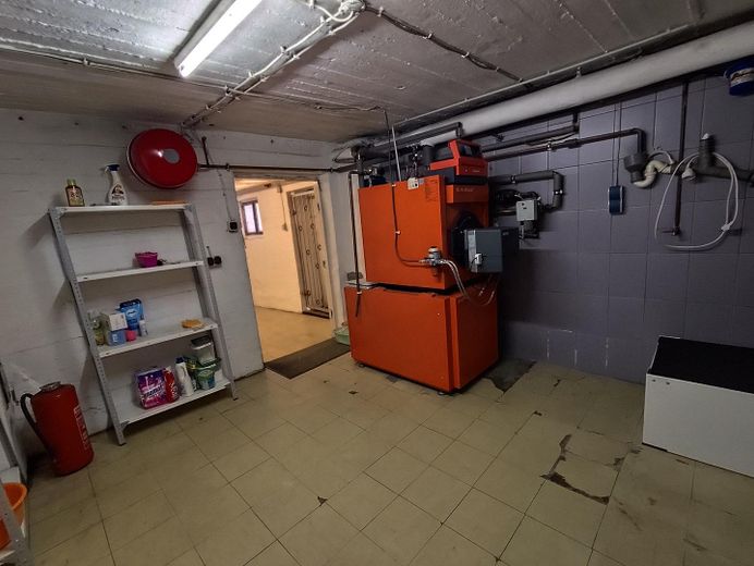 Dom lub połowa bliźniaka z pięknym i dużym ogrodem w bardzo spokojnej lokalizacji – Kellerraum3 Heizung