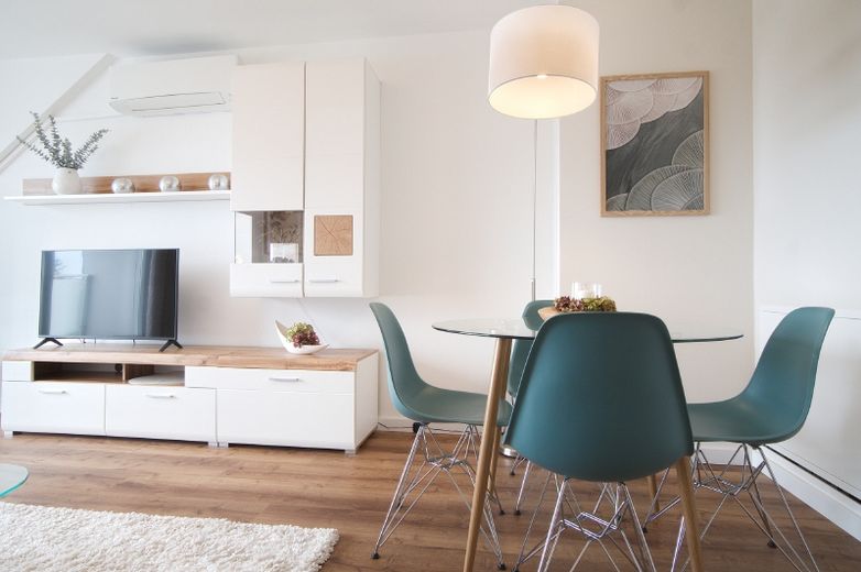 Appartamento recentemente ristrutturato e arredato con accesso a Internet e balcone, con dotazioni e arredamento estremamente attraenti e accoglienti. – d1e2ee887f5078078df0e10f2bf4c250c602f993.jpg