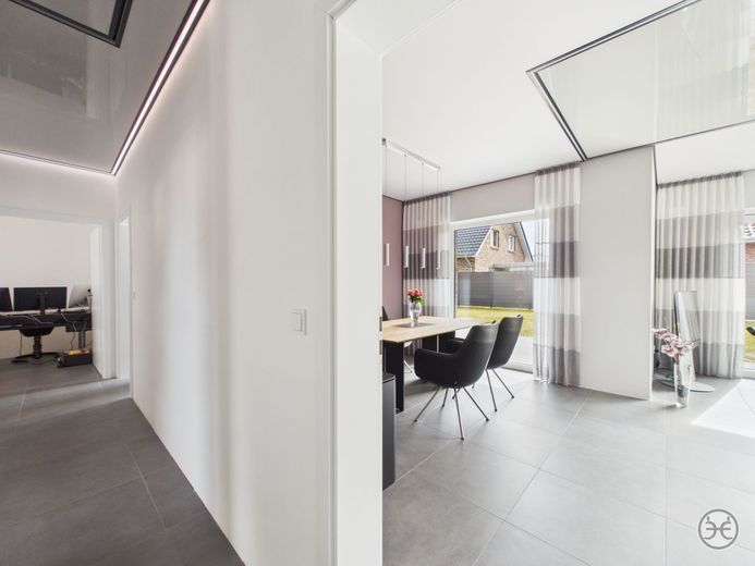 BEST-PREIS // Hochwertiger &amp; Nahezu Neuwertiger KFW-55EE Bungalow in schöner Wohnlage // Barßel – Eden-Ehbrecht-Immobilien_Verkauf_EFH_Barßel_017