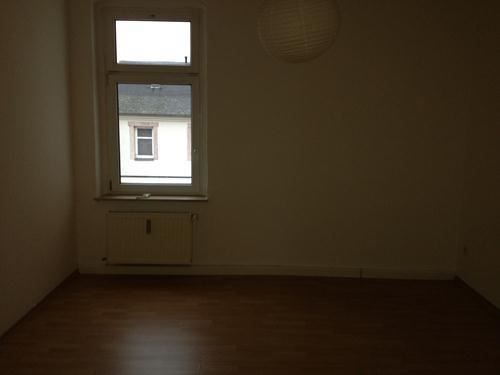Großzügige 3-Zimmer mit Abstellraum, Laminat, Riesenküche, EBK und Wannenbad in uninaher Lage!! – rem31.3ogre_sz
