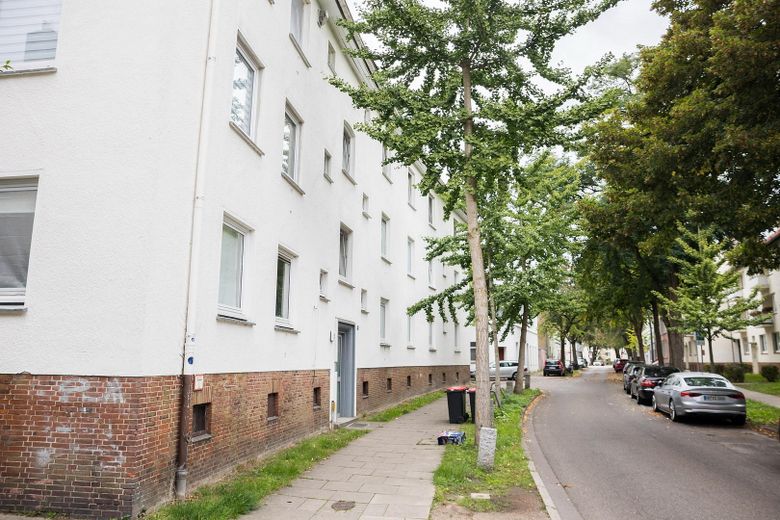 Frisch Sanierte 2-Zimmerwohnung mit großer Küche in Harburg – Foto 15