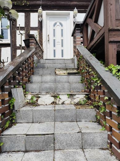 Stattliches Fachwerk-Juwel des 18. Jahrhunderts in Marktzeuln - 375 m² Potenzial für Denkmalliebhaber &amp; Investoren! – Haupteingangstür Wohnung EG