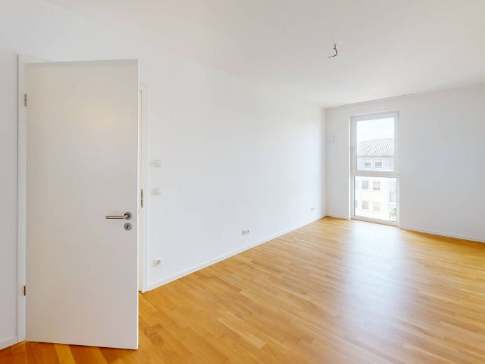 Moderne 3-Zimmer-Wohnung mit EBK und ZWEI BALKONEN im Neubauquartier 'Ferdinand's Garden' – Foto 6