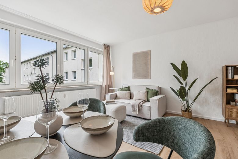 Einziehen ohne Renovieren – 3 Zimmer Wohnung gleich am Heidbergsee – provisionsfrei – Wohnzimmer, Originalbilder!