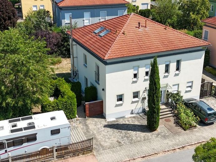¡¡EXCELENTE!! Vivienda pareada en Weinböhla, aprox. 131 m² de superficie habitable, 5 habitaciones, cocina equipada, sótano, ***SIN COMISIÓN*** – Foto 1