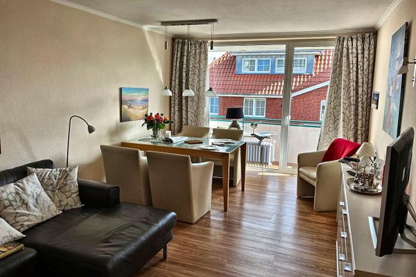Wangerooge: Ferienwohnung mit 2 Balkonen – 100 m zum Strand – provisionsfrei