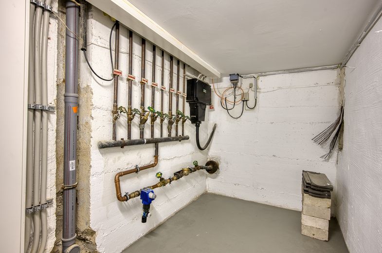 Verhuurd appartement op de begane grond in Bonn-Duisdorf met garage – Hausanschlüsse