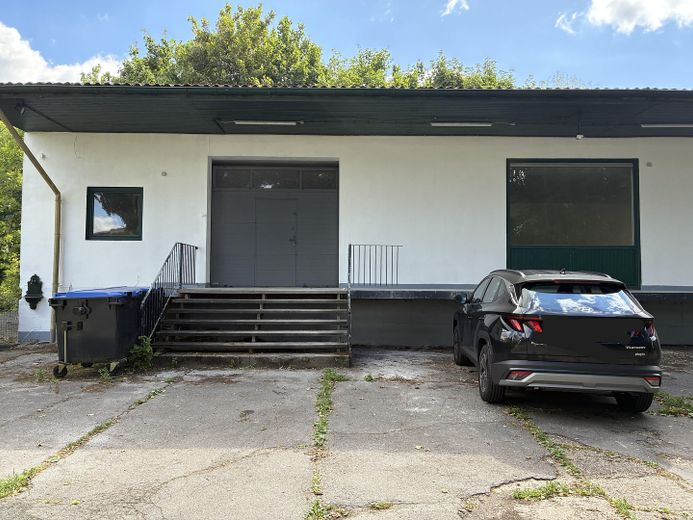 Modernized commercial hall with office in Remscheid – Foto 1