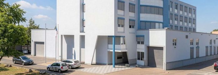 564 m² Тихий офіс, 1-й поверх - вид удалину - підземний гараж для легкового авто - ліфт з підземного гаража