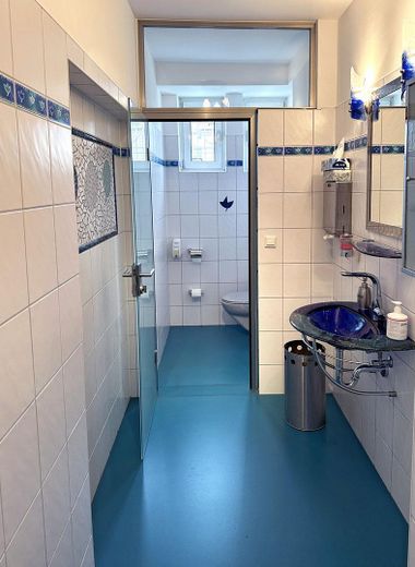 Office / Commercial premises in Fürth city centre – WC