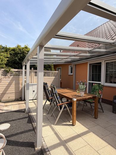 Viel Platz für Familie, Garten & Leben – freistehendes Architektenhaus in Oranienburg – Terrasse