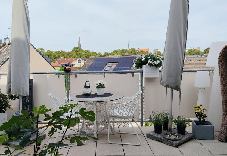 Hermoso y luminoso dúplex de 3 habitaciones sobre los tejados de Moers – Balkon