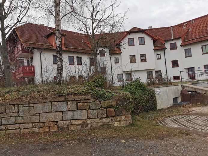 Bannewitz - voll möblierte Zwei-Raum-Wohnung – Blick von der Straße