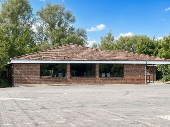 Ehem. ALDI in Pasewalk: Einzelhandel, Nahversorgung & Ausstellungsfläche – Lidl in direkter Nähe – Foto 1