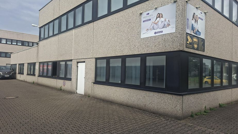 Büro / Werkstatt / Lager Kombination - ggf. auch Teilbar ab 100m²- direkt ab Eigentümer – Seitenansicht