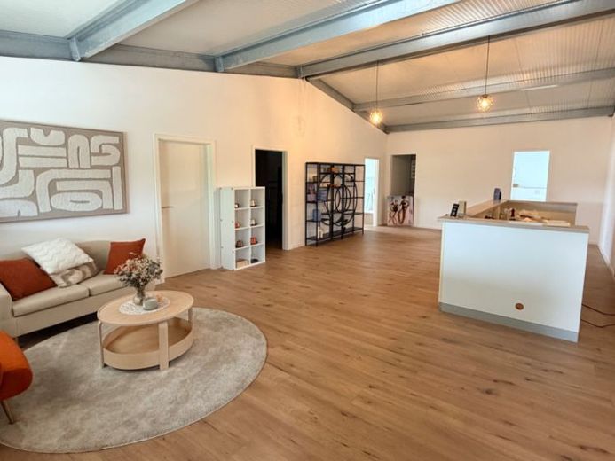 Gewerbegebiet Pölling
Büroräume + Seminar + Dienstleistung + Fitness – Foto 1